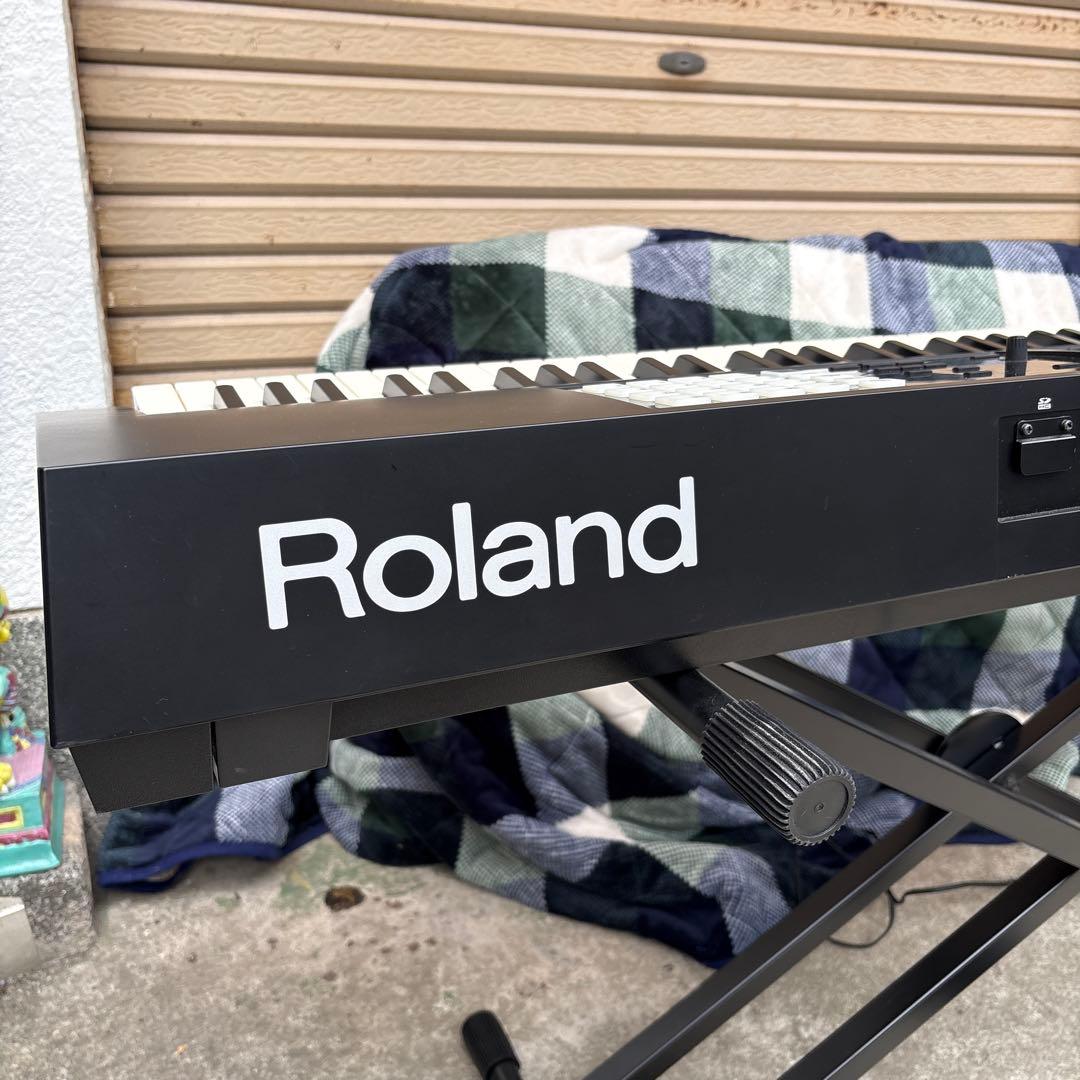 Roland FA08 シンセサイザー　キーボード　88鍵　音楽製作　鍵盤楽器