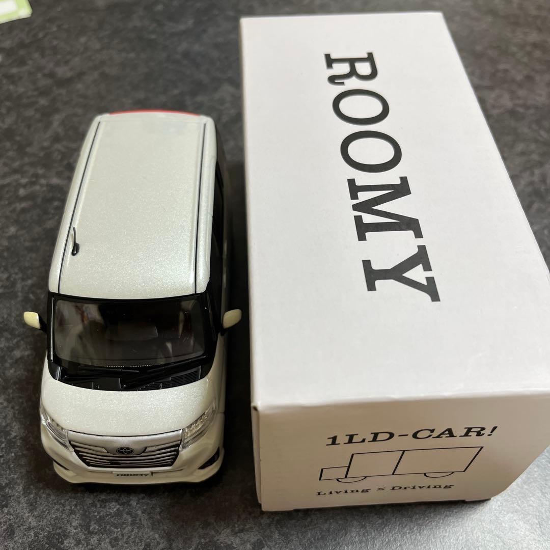 ROOMY ミニカー 1/64 スケール 箱付き