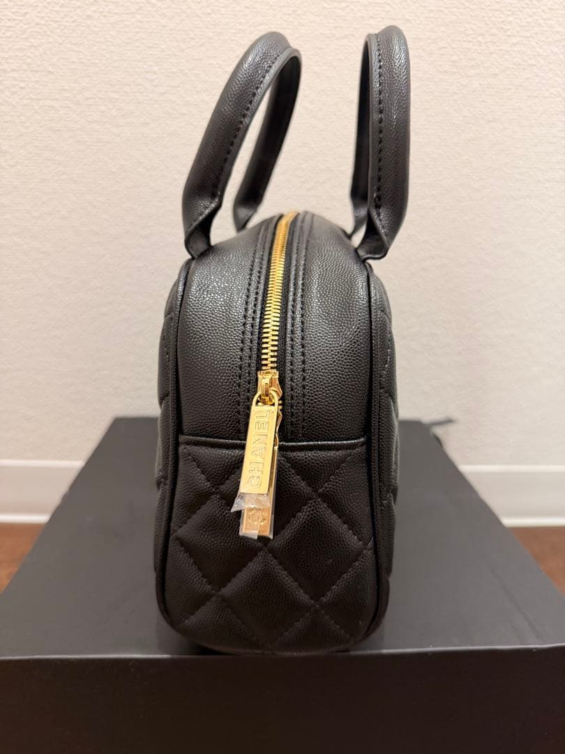 本革　キルティング　ブラックバッグ　VIPノベルティ