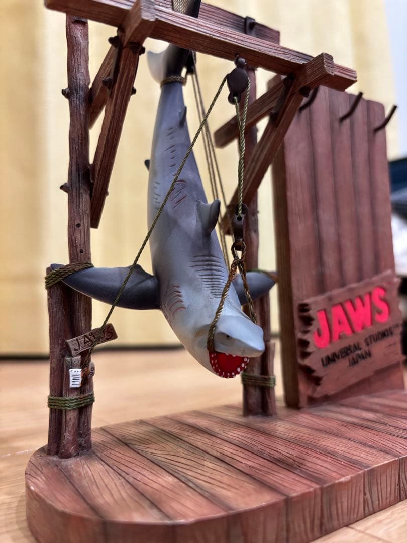 【美品】USJグッズ JAWS ジョーズ キーチェーンフック スタンド