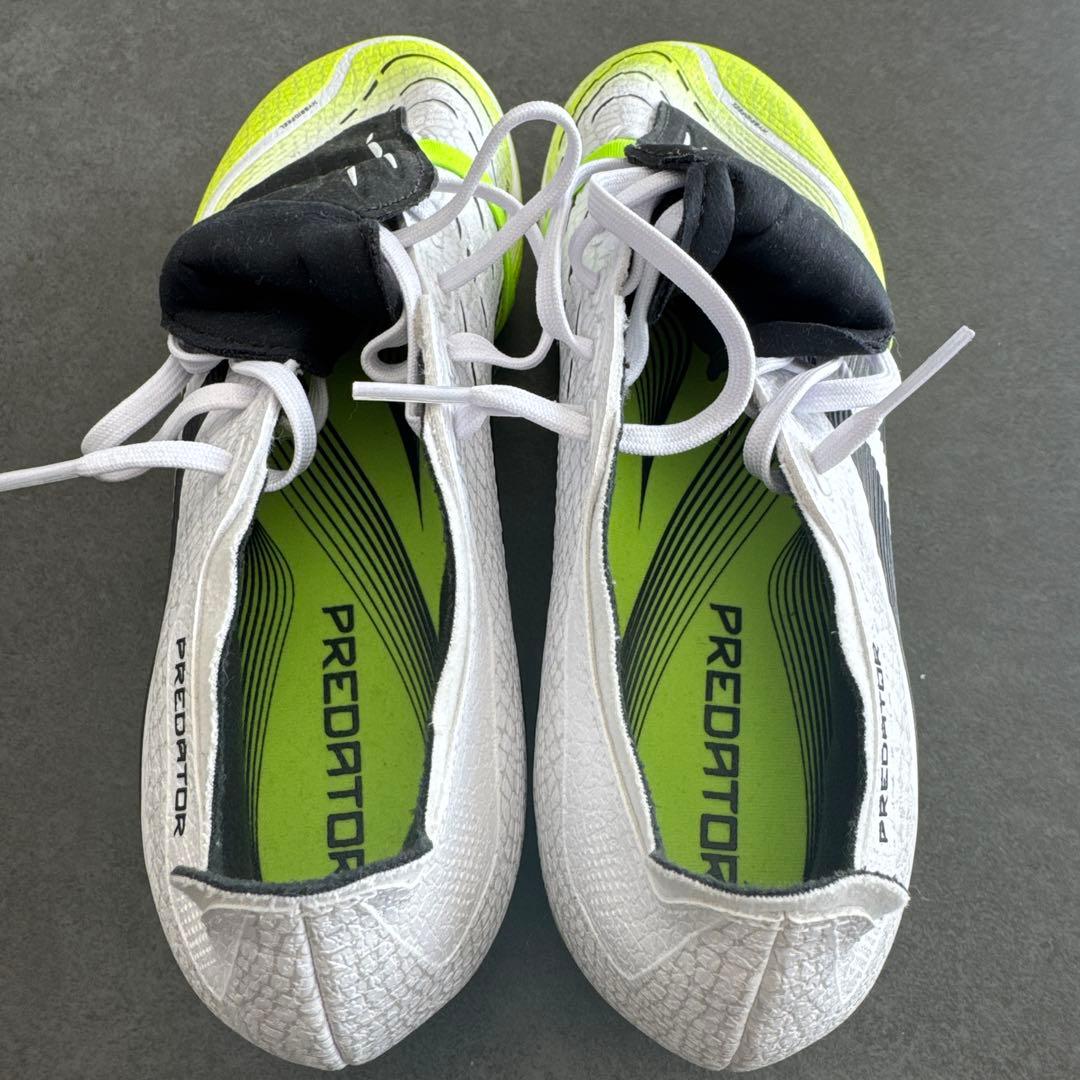 adidas プレデター　サッカースパイク新品 27.5cm