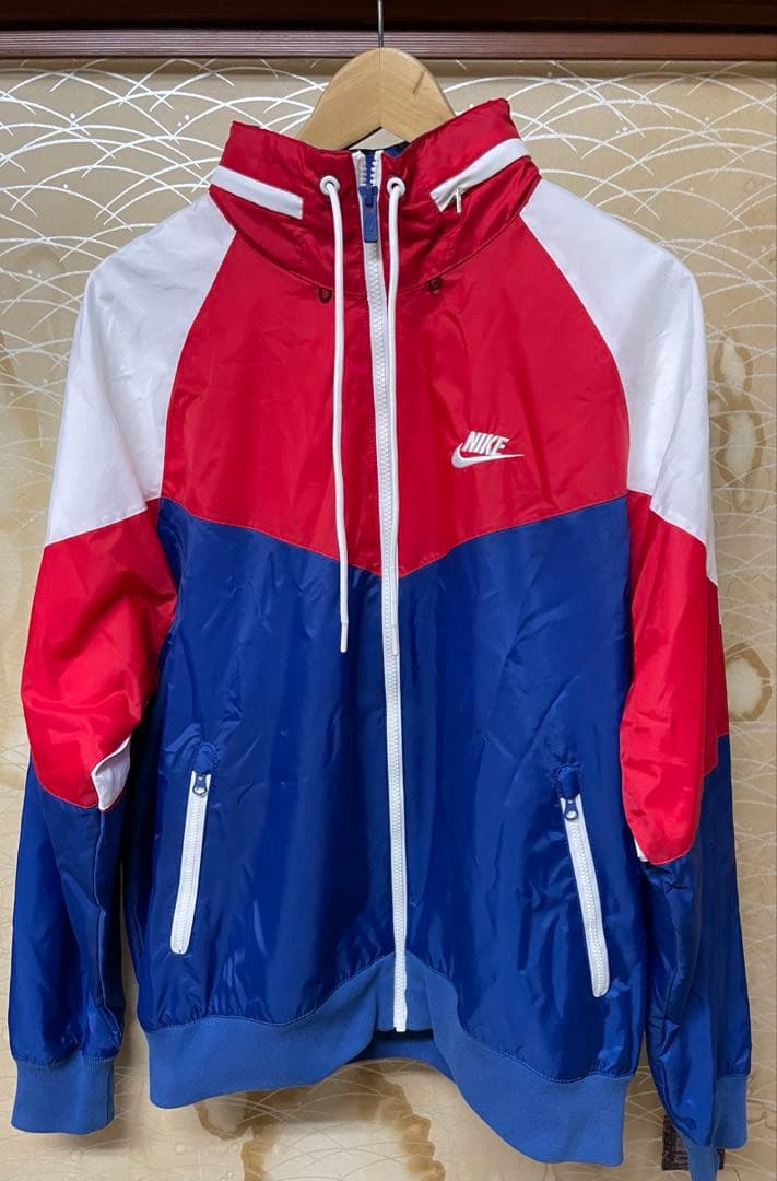 n*a様 美品　NIKE　ナイロンジャケット 伊澤彩織 まひろ ベイビーわるきゅ