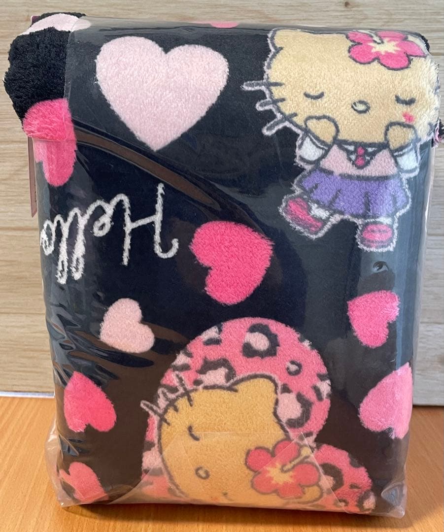 ７　HelloKittyハローキティあったか掛け布団カバー 刺繍ロゴキャップ