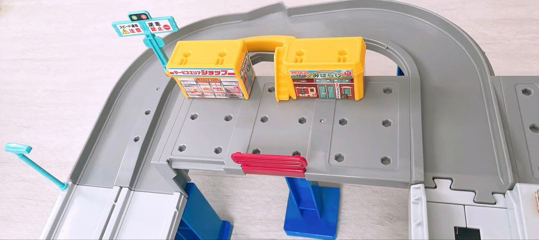 まとめ売り　トミカミニカー50台とレールセット　おまけ付き　収納BOX かるた