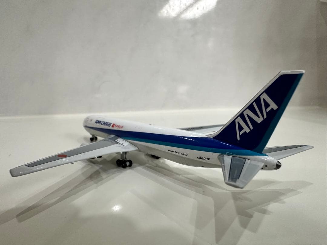 ANA/日本郵政公社 B767-381F 1:400ダイキャストモデル