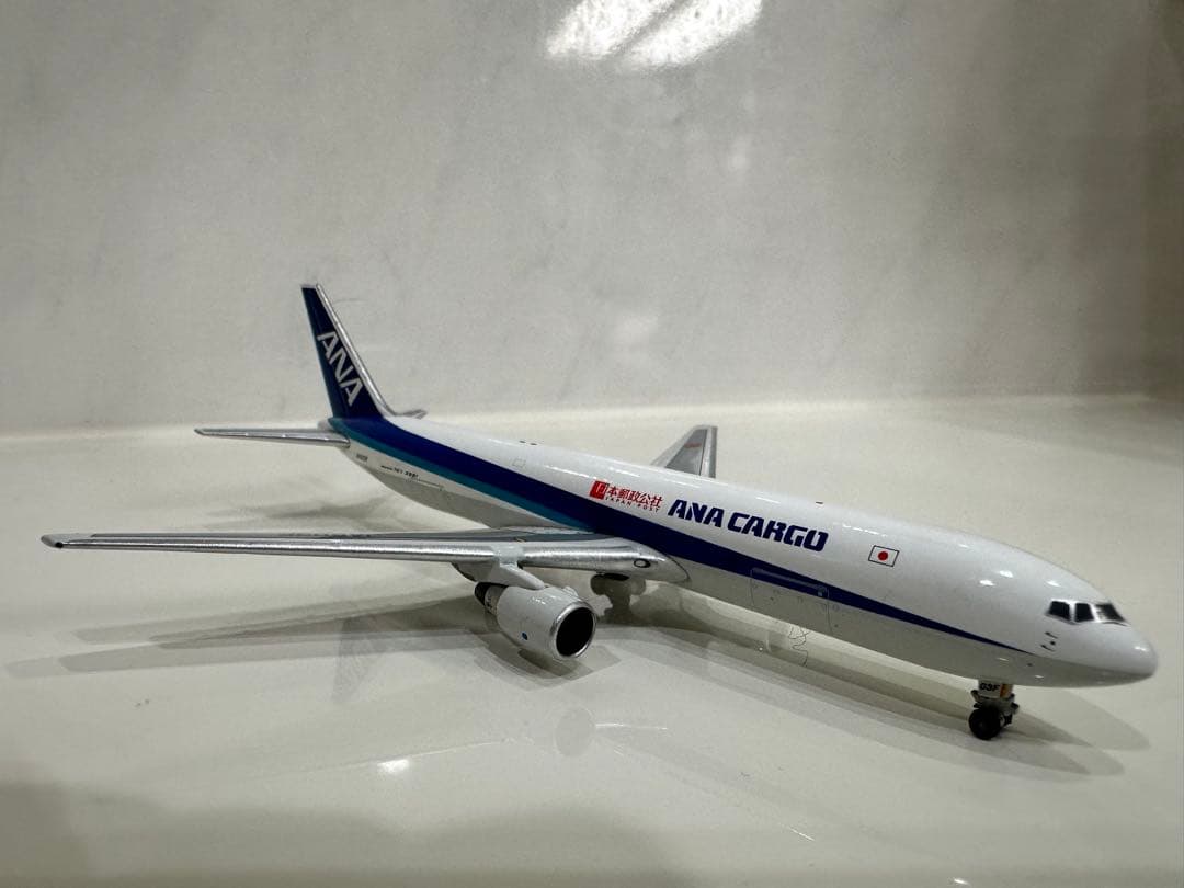 ANA/日本郵政公社 B767-381F 1:400ダイキャストモデル