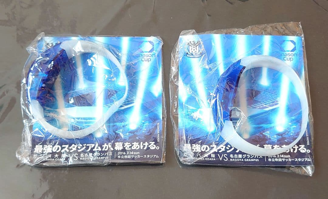 ガンバ大阪　吹田スタジアムこけら落としマッチ　クリスタル　記念ブレスレット付き