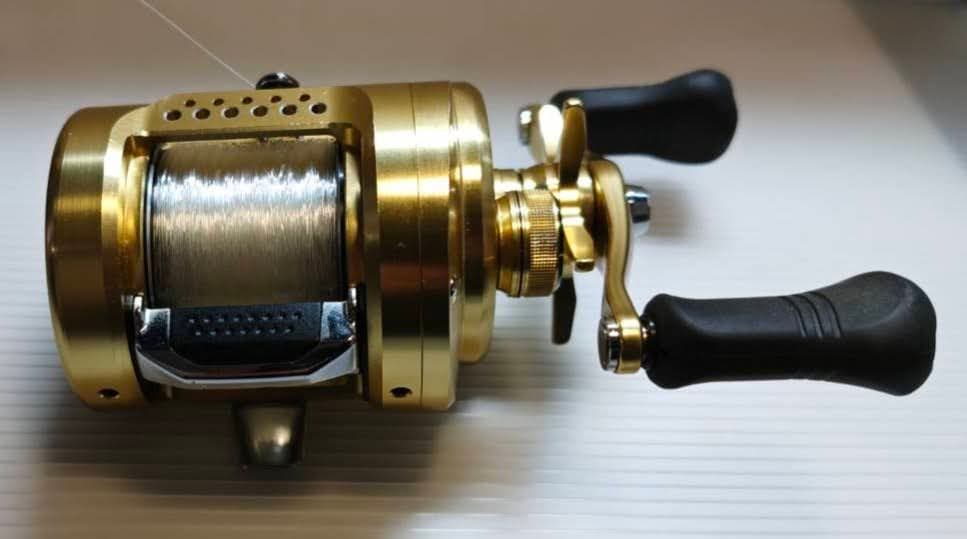 シマノ 18 カルカッタコンクエスト 400 右ハンドル