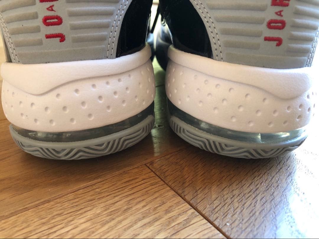 NIKE JORDAN MAX AURA 2 黒 赤 24cm 美品　バスケ