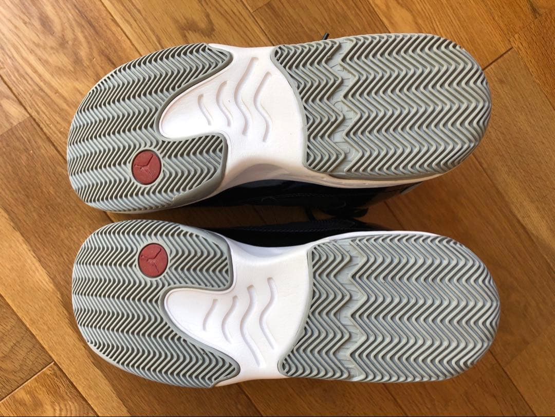 NIKE JORDAN MAX AURA 2 黒 赤 24cm 美品　バスケ