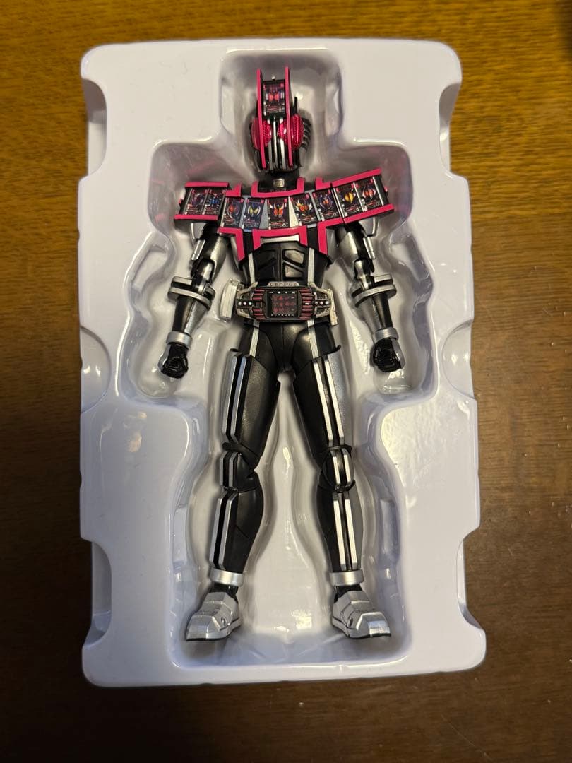 真骨彫製法 仮面ライダーディケイド コンプリートフォーム フィギュアーツ