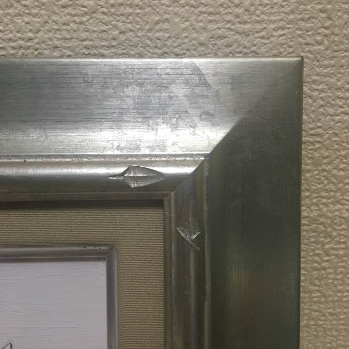 逃げるネコ