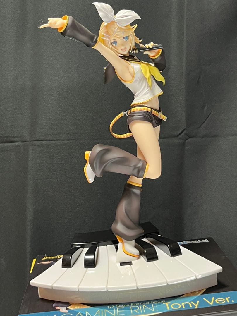 鏡音リンTony Ver. 1/7スケール　フィギュア
