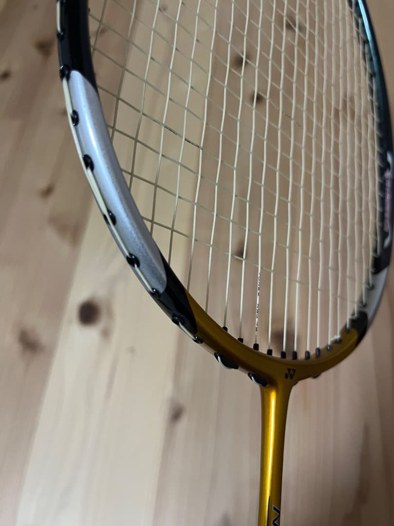 美品YONEX ヨネックスNANOSPEEDナノスピード8000後期廃番