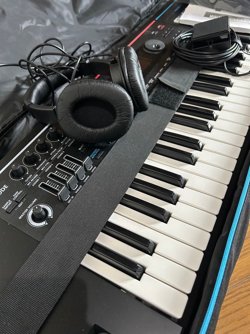 Roland JUNO-DS61 シンセサイザー