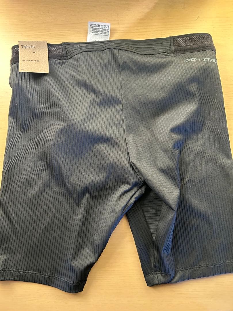 Nike エアロスイフトタイツ　L
