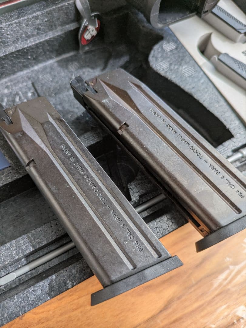 東京マルイ PX4 ガスブローバック　マガジン2本付き