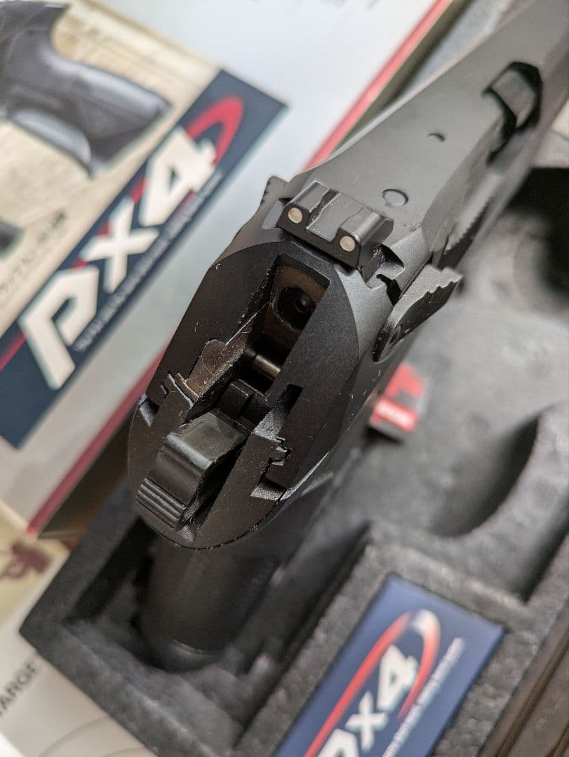 東京マルイ PX4 ガスブローバック　マガジン2本付き