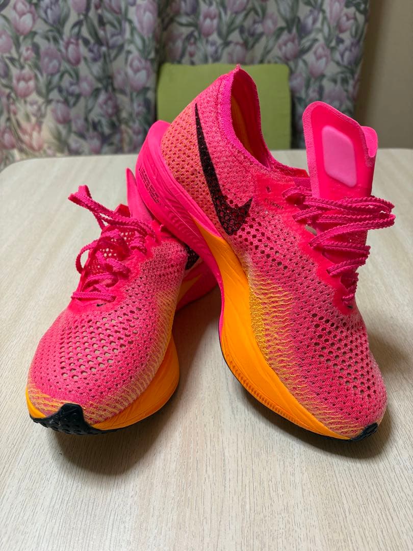 か*4様 Nike ZoomX ヴェイパーフライネクスト%3 新品未使用25.5