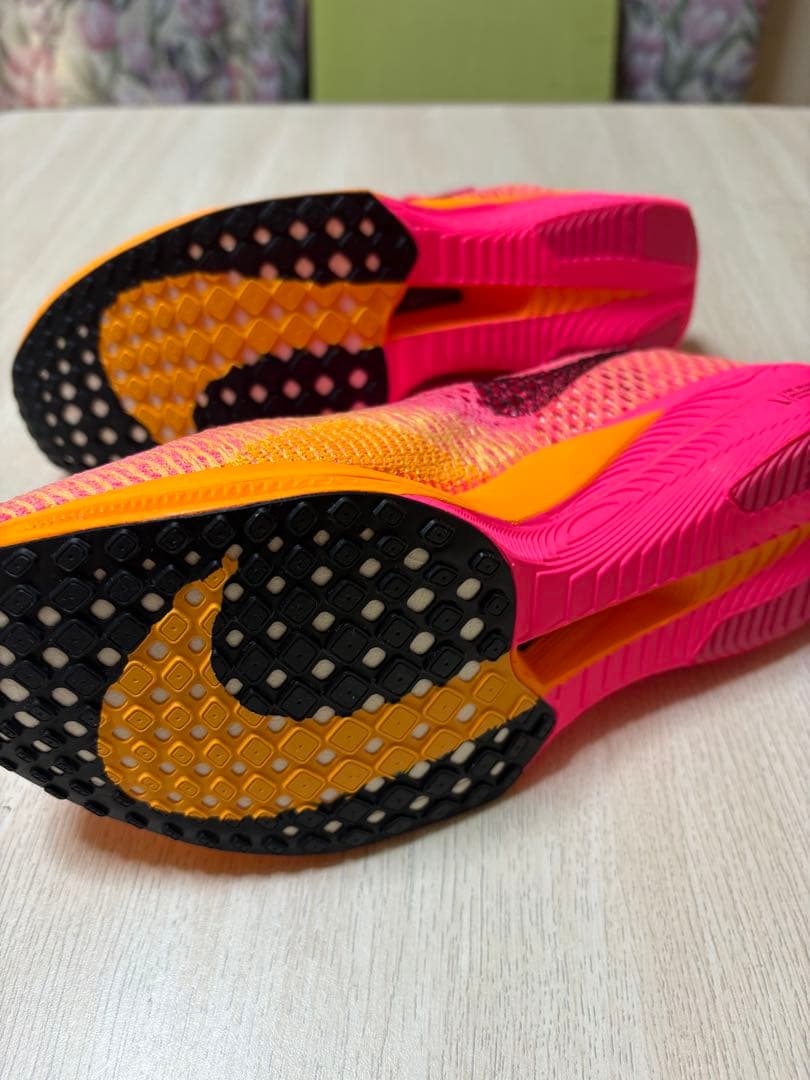 か*4様 Nike ZoomX ヴェイパーフライネクスト%3 新品未使用25.5