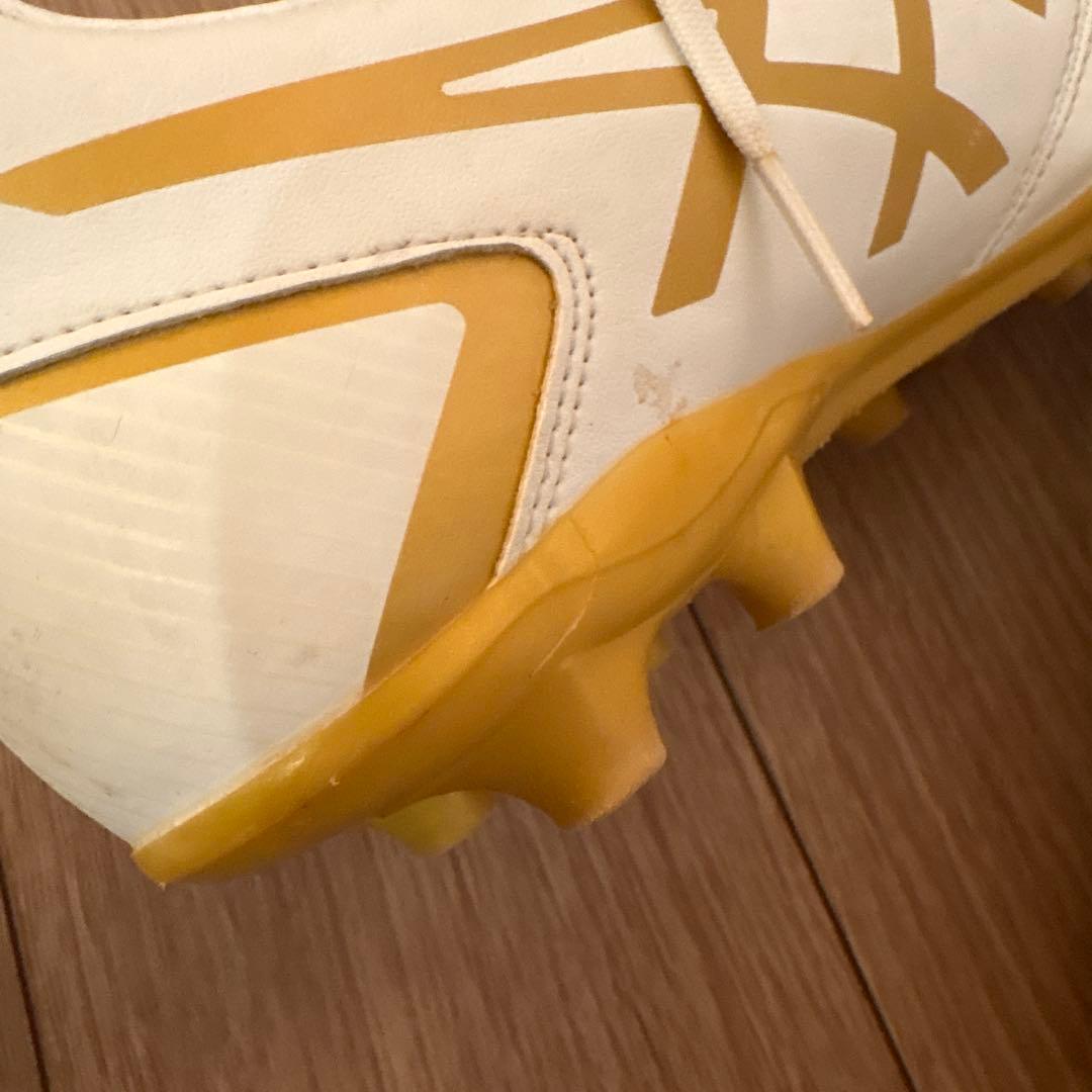ASICS DS LIGHT サッカーシューズ ホワイト/ゴールド　26cm