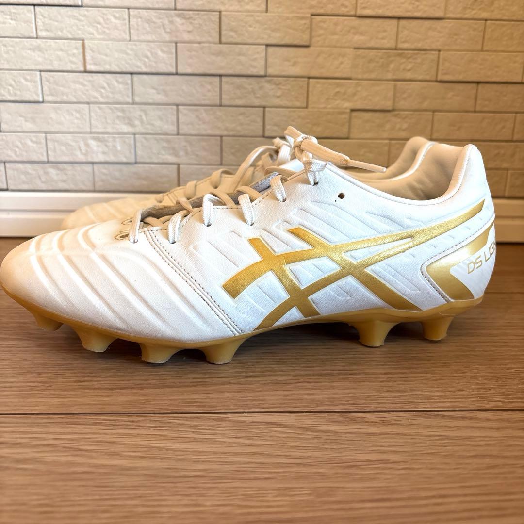 ASICS DS LIGHT サッカーシューズ ホワイト/ゴールド　26cm