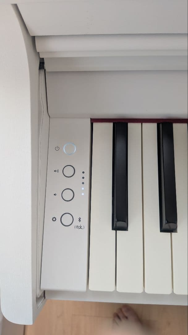 電子ピアノ　ローランド　RP701 WH 白　2022年製
