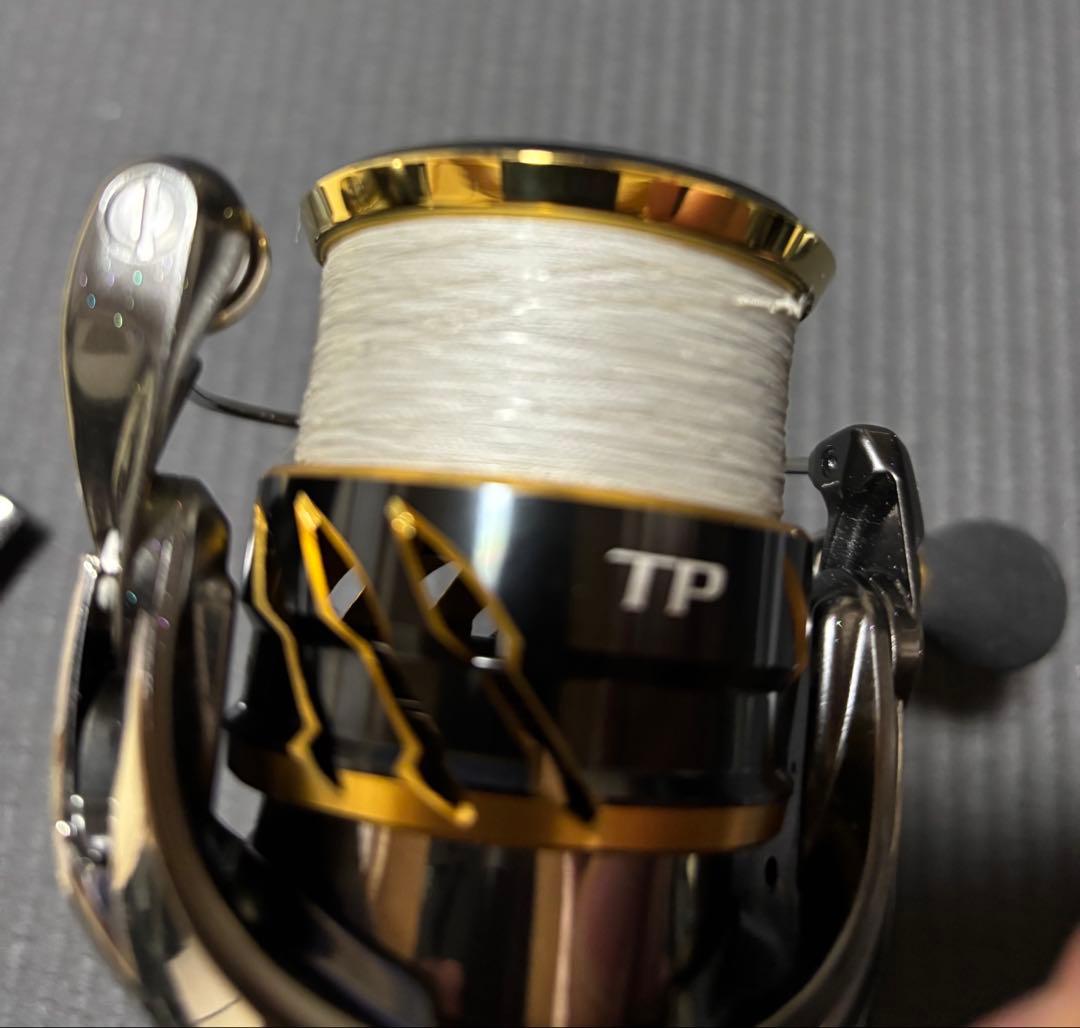 SHIMANO TWIN POWER C3000xgスピニングリール