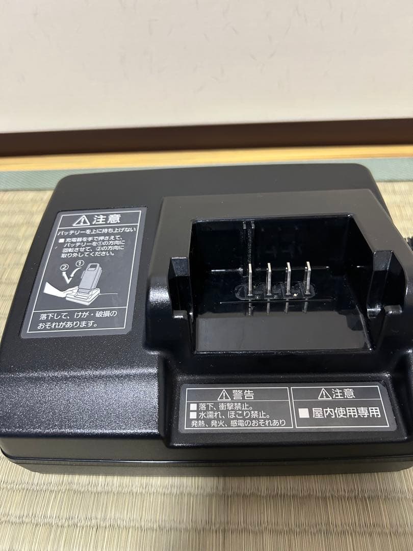 Panasonic 電動アシスト自転車充電器 NKJ073Z