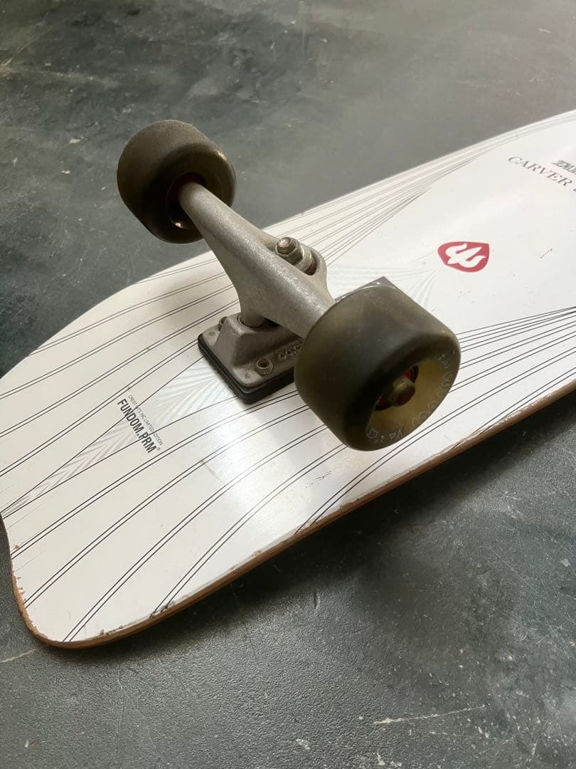Carver SK8 Tylor Knox サーフスケート