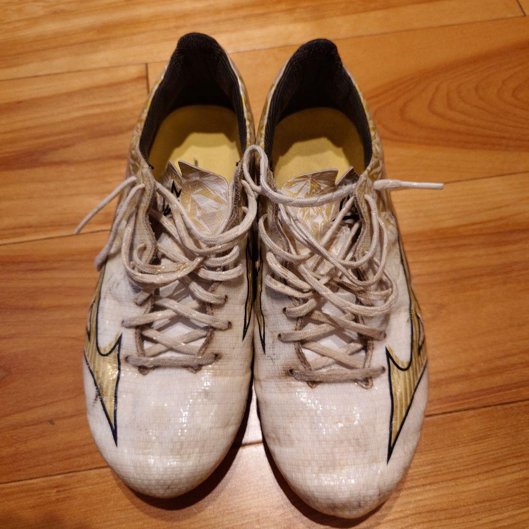 ミズノMizuno Alpha ホワイト/ゴールド サッカー スパイク