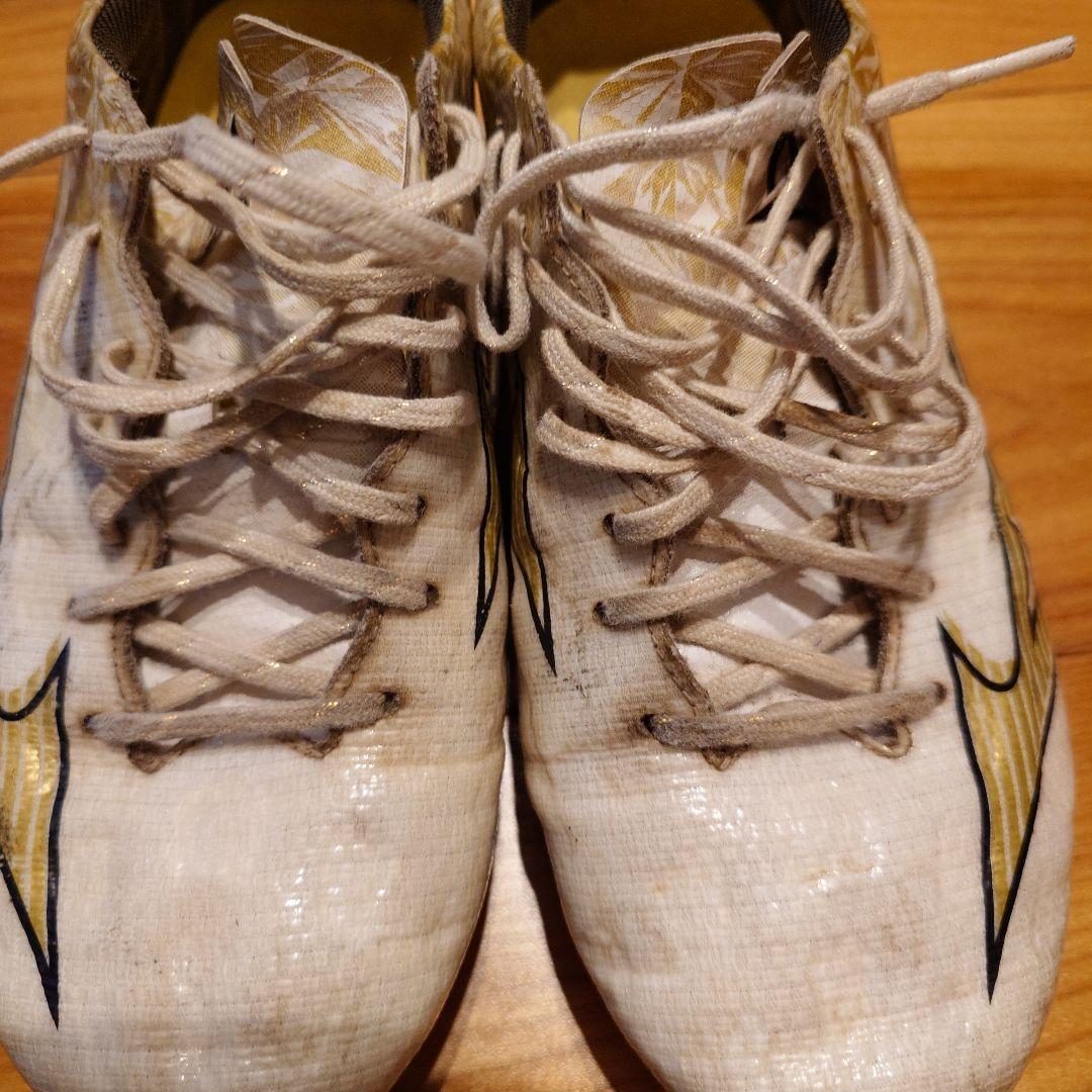 ミズノMizuno Alpha ホワイト/ゴールド サッカー スパイク