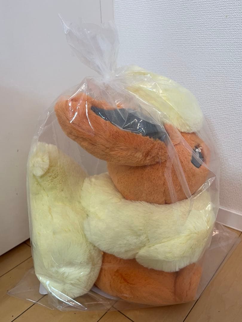 【新品タグ付き】ポケモンセンター　ふわふわ抱きぬいぐるみ　ブースター