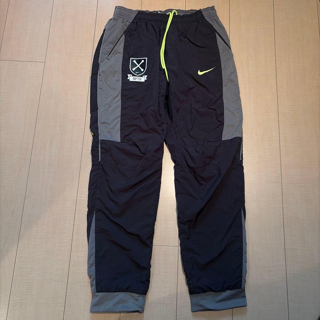 Nike ピステ・ウィンドブレーカー NFTB