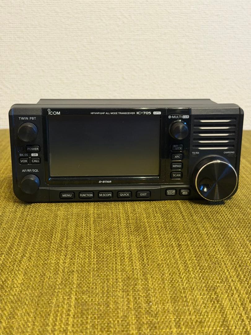 【美品】ICOM IC-705 Wind Campクレードル付き