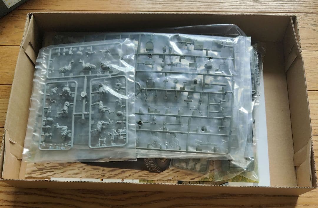 希少 ブロンコ 1/35  米GPW四輪駆動車 M1トレーラー フィギア3体