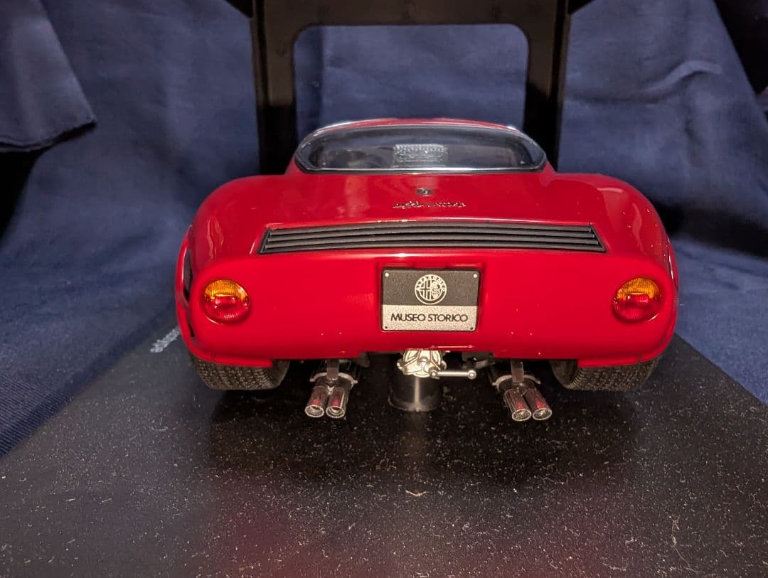 オートアート1/18 Alfa Romeo 33 Stradale