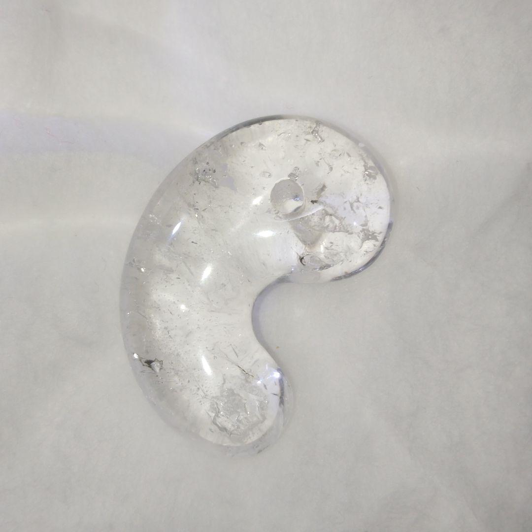 【勾玉】 天然水晶／クォーツ 19.5g