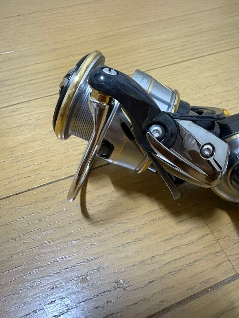 リール 20LUVIAS LT2500
