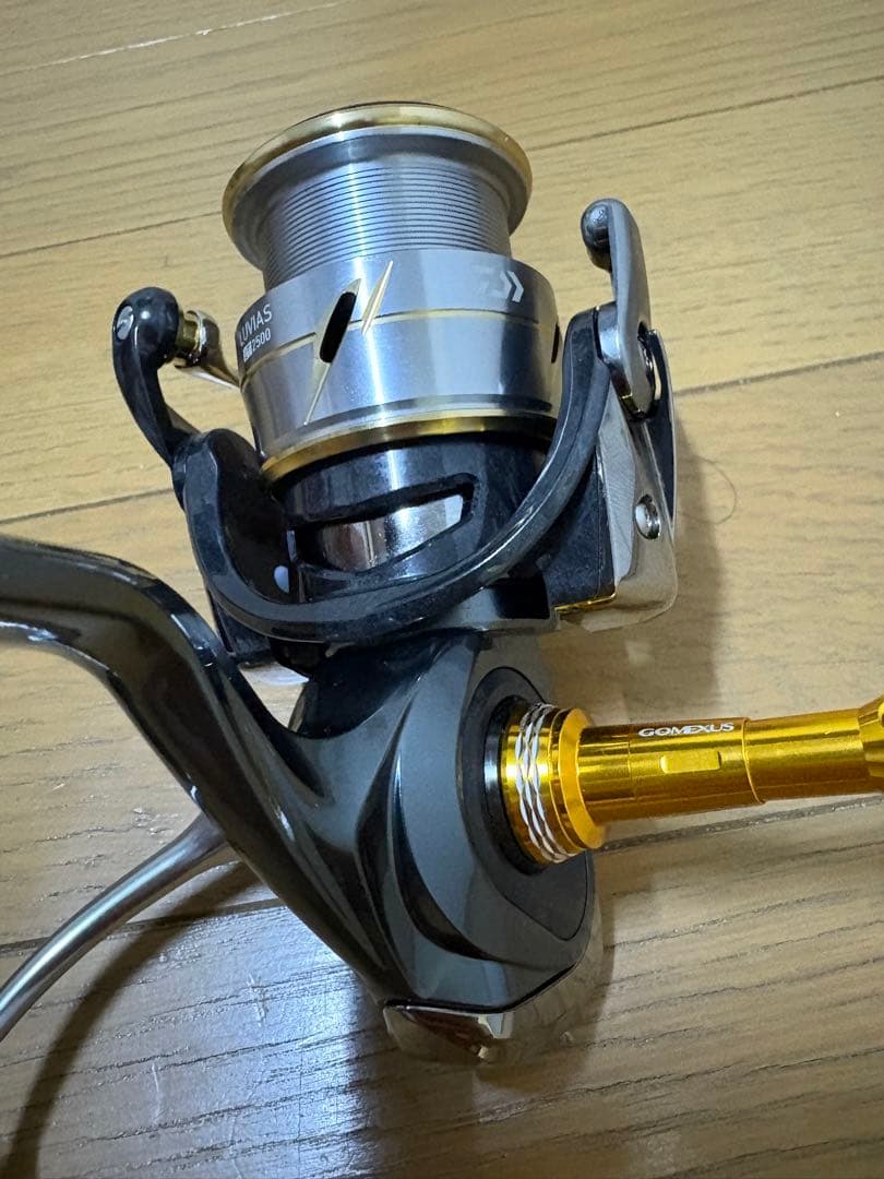 リール 20LUVIAS LT2500