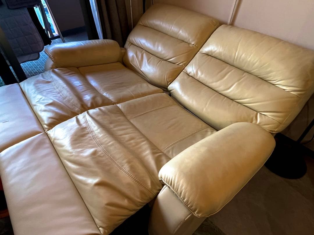 【美品】2人掛け リクライニングソファ ベージュ 新生活 ホームシアター 送料込