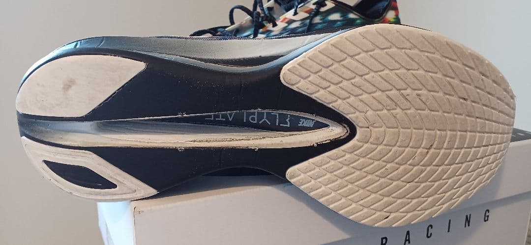 Nike ヴェイパーフライ4　27.5㌢ 【送料込み】