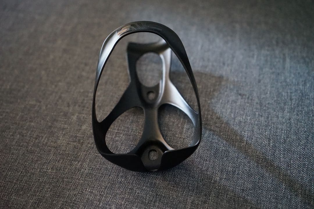 ブラック ボトルケージ 軽量デザイン　enve