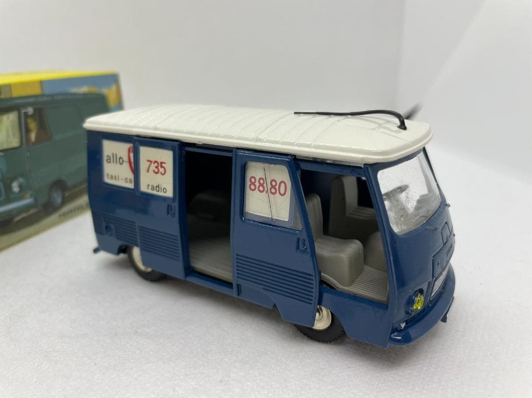 ディンキー 1/43 プジョー FOURGON TOLE J7 No.570