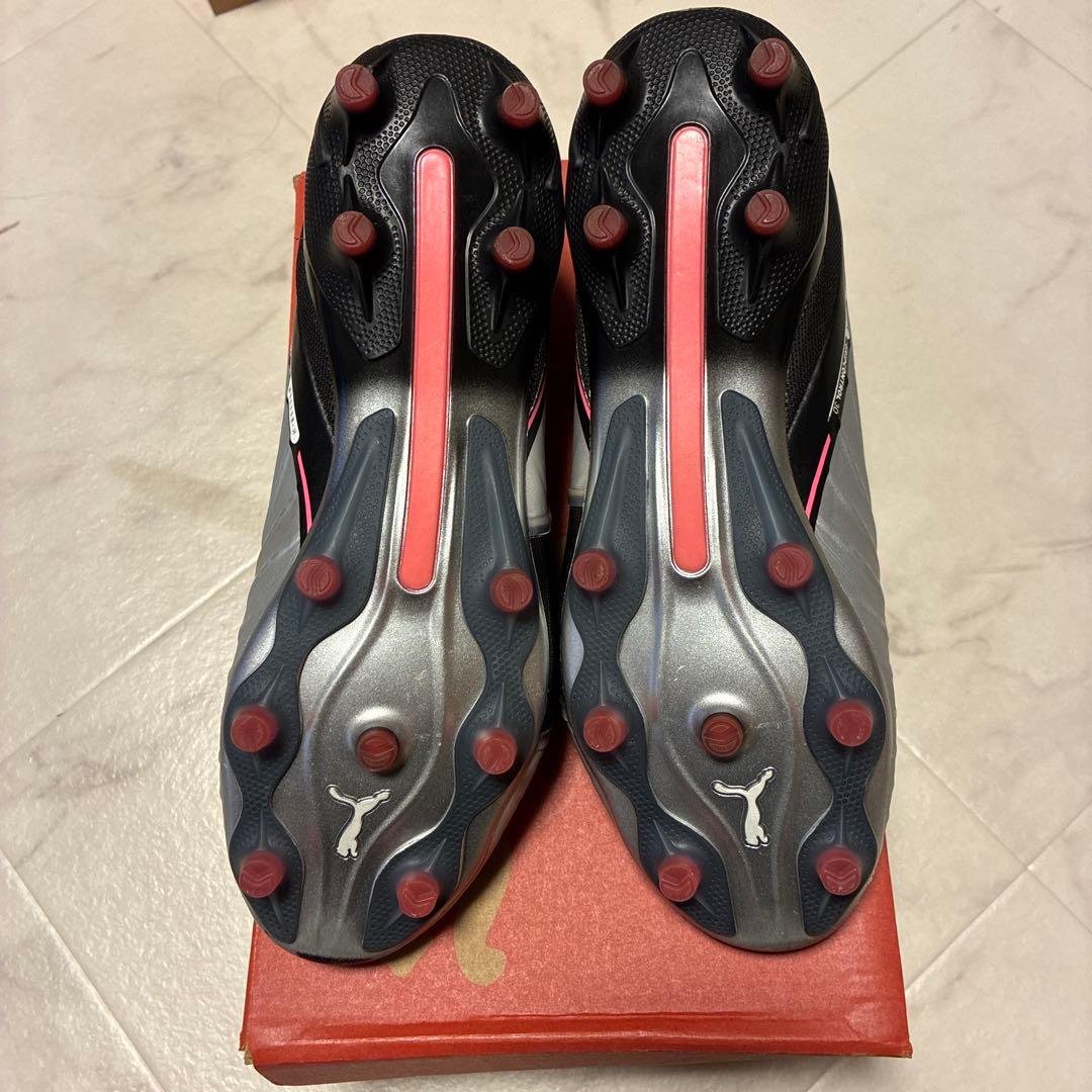 プーマサッカースパイク プーマキングアルティメットFG/AG