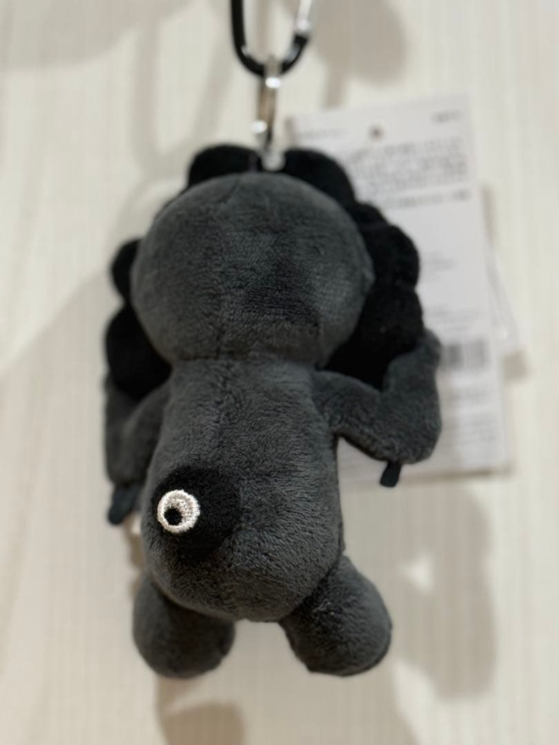 大阪・関西万博の黒ミャクミャク(座りバージョン) カラビナ付き、新品タグ付き