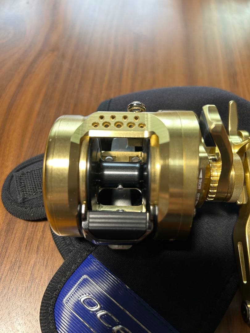 シマノ　オシアコンクエスト３００ＸＧ　中古美品