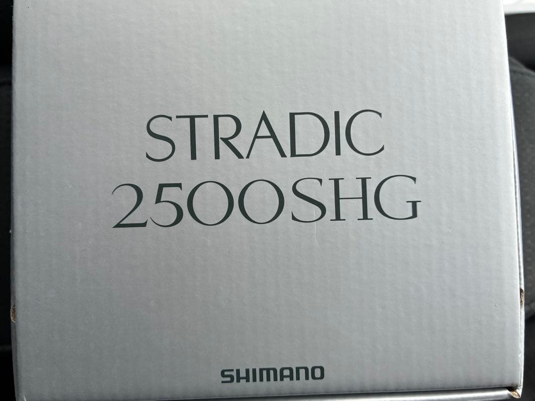 超超美品お買い得　シマノ23ストラディック2500HGS PE0.8箱付属品有り