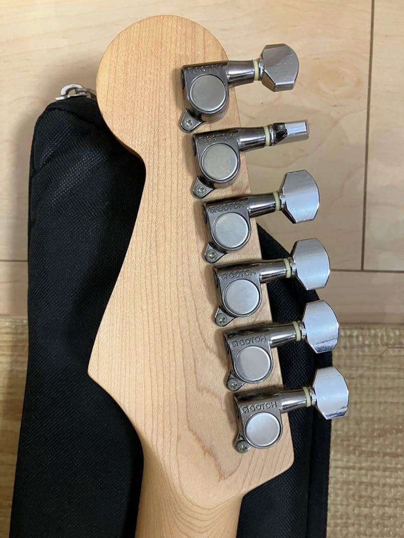 【美品】Fender Japan Standard Stratocaster