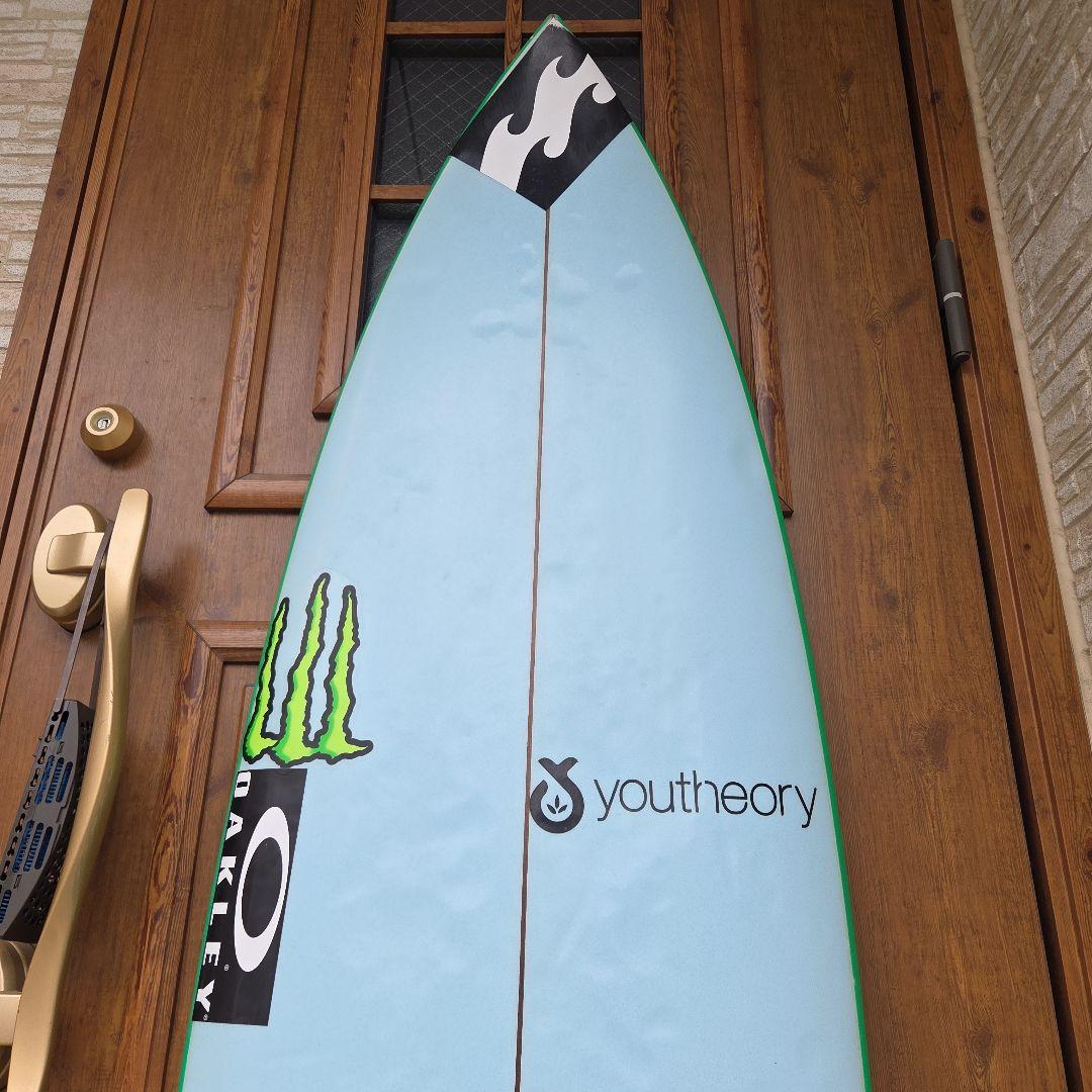グリフィン本人使用28Llost surfboards mayhem